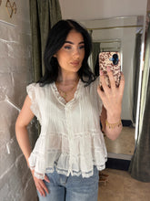 Load image into Gallery viewer, Cotton lace blouse
