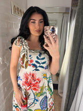 Load image into Gallery viewer, Floral midi dress
