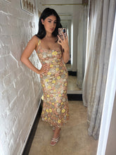 Load image into Gallery viewer, Floral embellished midi
