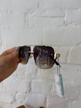 Load image into Gallery viewer, Tinted aviators
