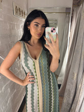 Load image into Gallery viewer, Metallic midi dress - Green
