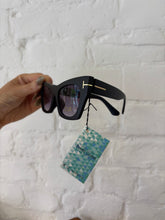 Load image into Gallery viewer, Matte sunglasses
