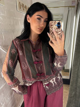 Load image into Gallery viewer, Chinese knot blouse patterned
