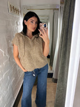 Load image into Gallery viewer, Hooded sleeveless knits
