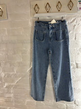 Load image into Gallery viewer, Braided detail jeans - pale blue
