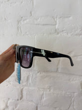 Load image into Gallery viewer, Black sunglasses

