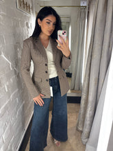 Load image into Gallery viewer, Tapered dogtooth blazer
