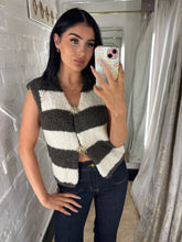 Load image into Gallery viewer, Stripe soft knit
