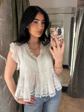 Load image into Gallery viewer, Cotton lace blouse
