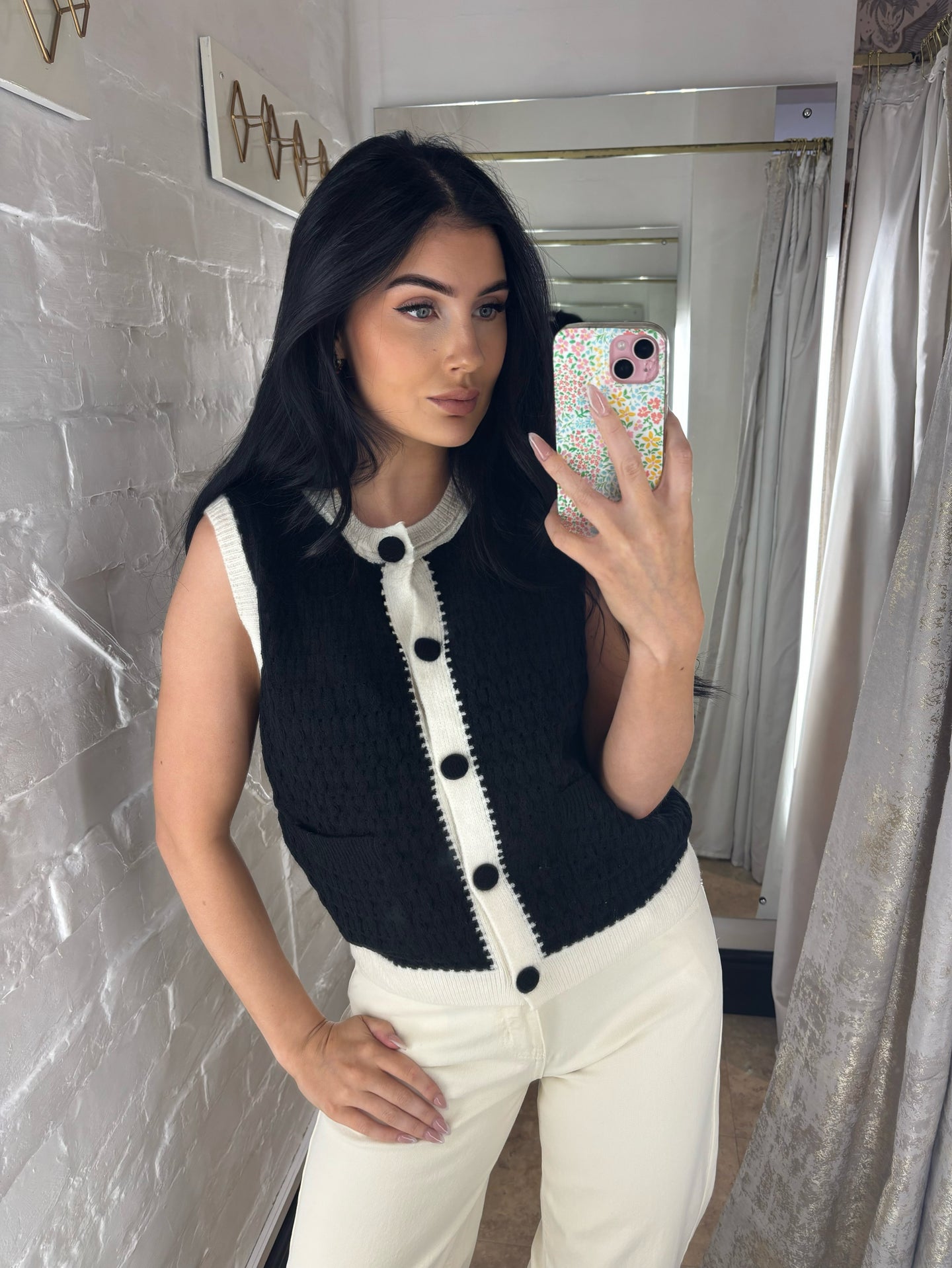 Sleeveless knit