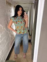 Load image into Gallery viewer, Peplum cap sleeve top
