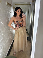 Load image into Gallery viewer, Silky midi skirt
