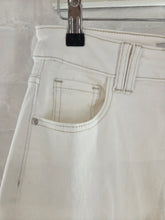 Load image into Gallery viewer, Balloon fit cream jeans
